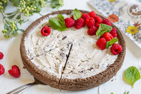 Allergy-friendly / AIP "Cookies & Cream" Ice Cream Pie