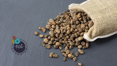 How to Turn the Cinnawin Spice Cake Mix Into a Holiday Centerpiece